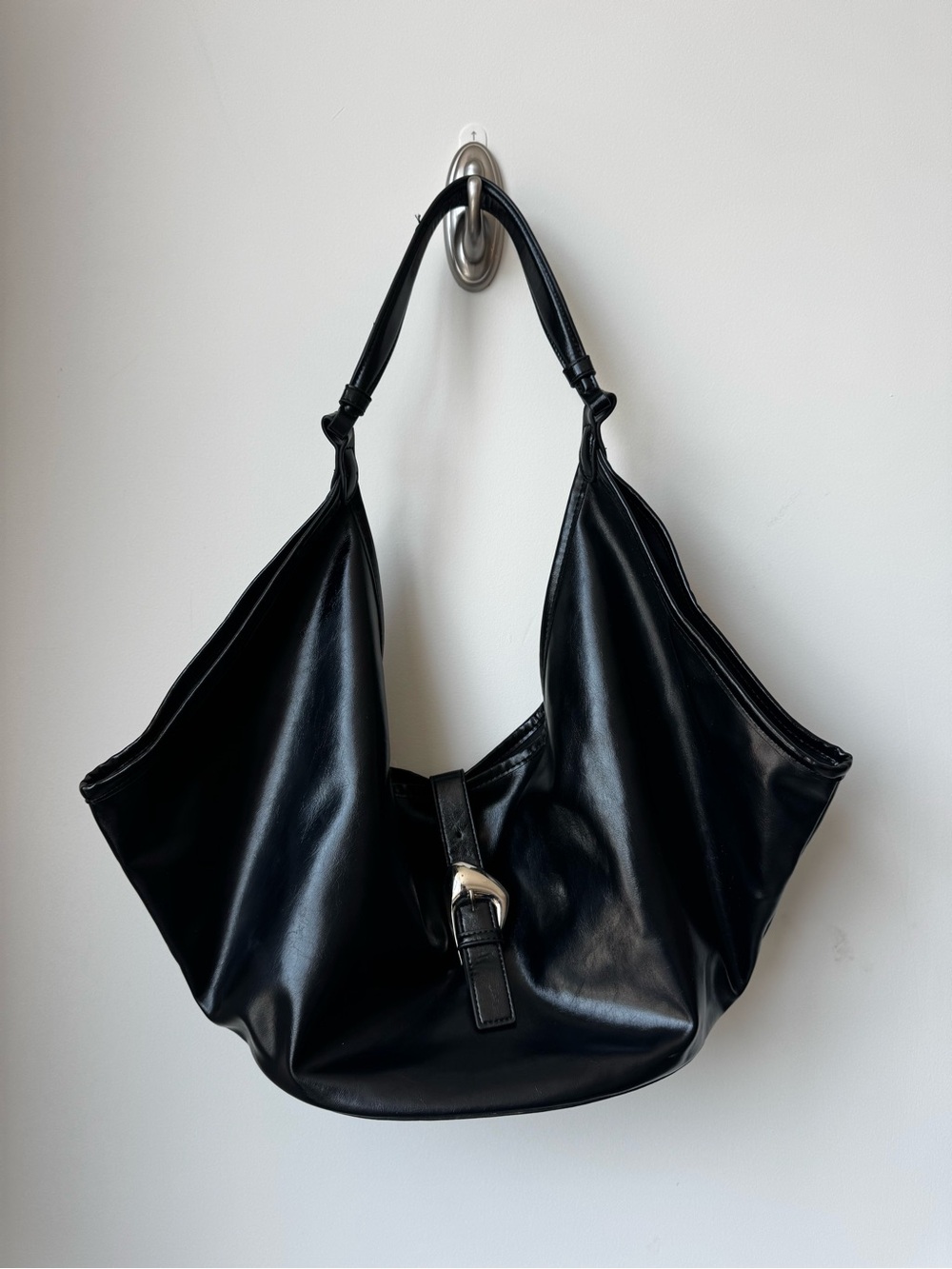 Black Leather Hobo Shoulder Bag - Classic Everyday Carry